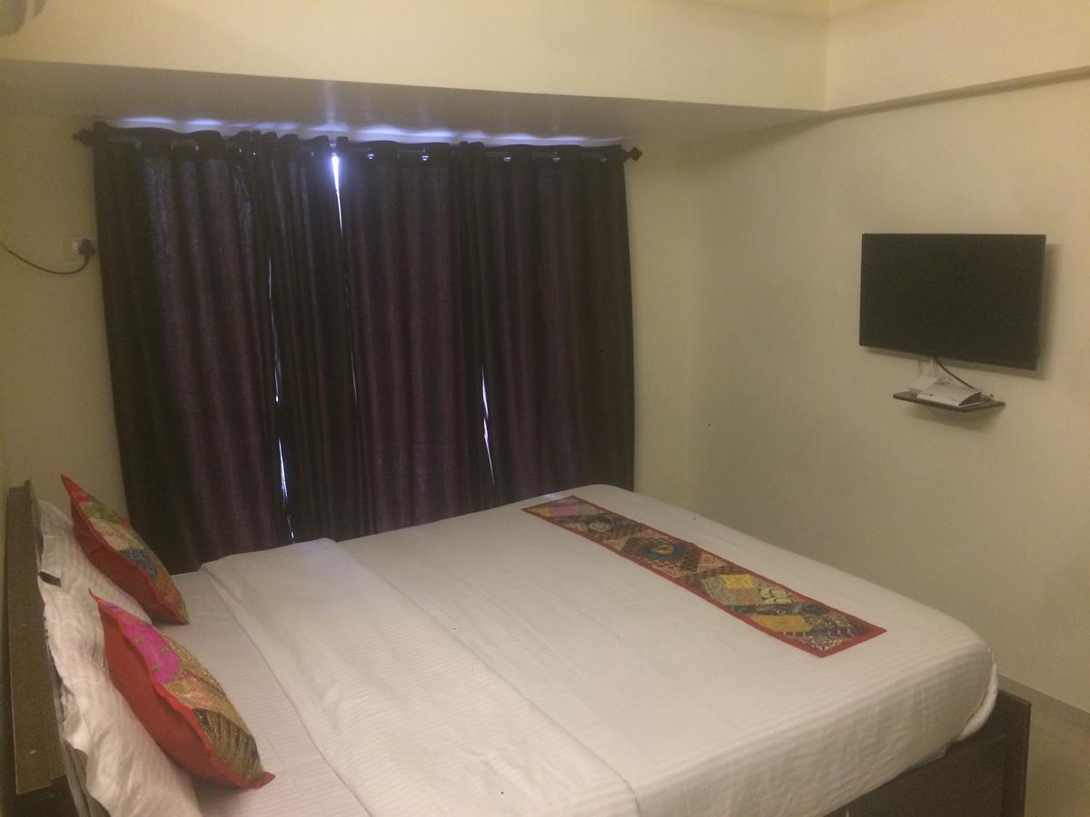 Poonam Hieghts Bed & Breakfast Mumbai Luaran gambar