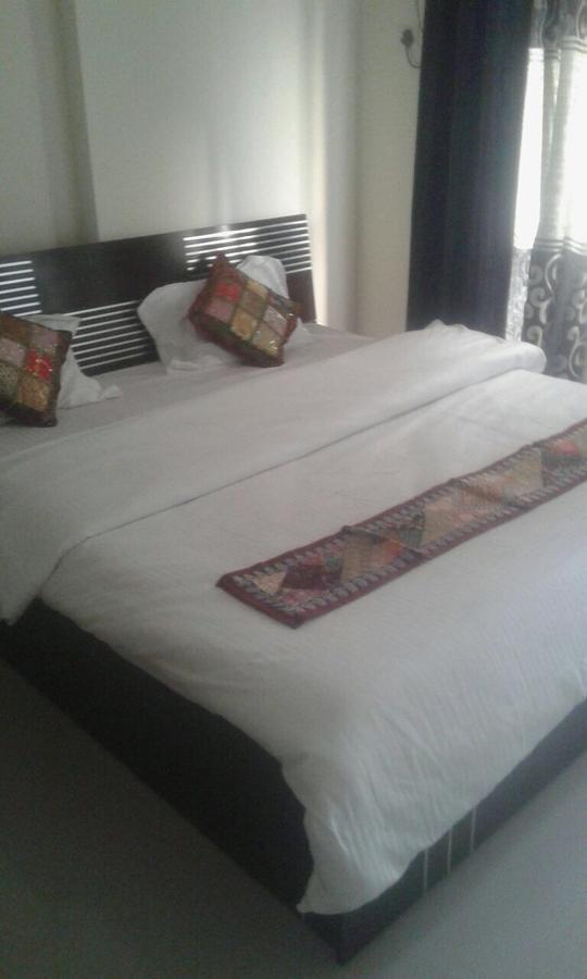 Poonam Hieghts Bed & Breakfast Mumbai Luaran gambar