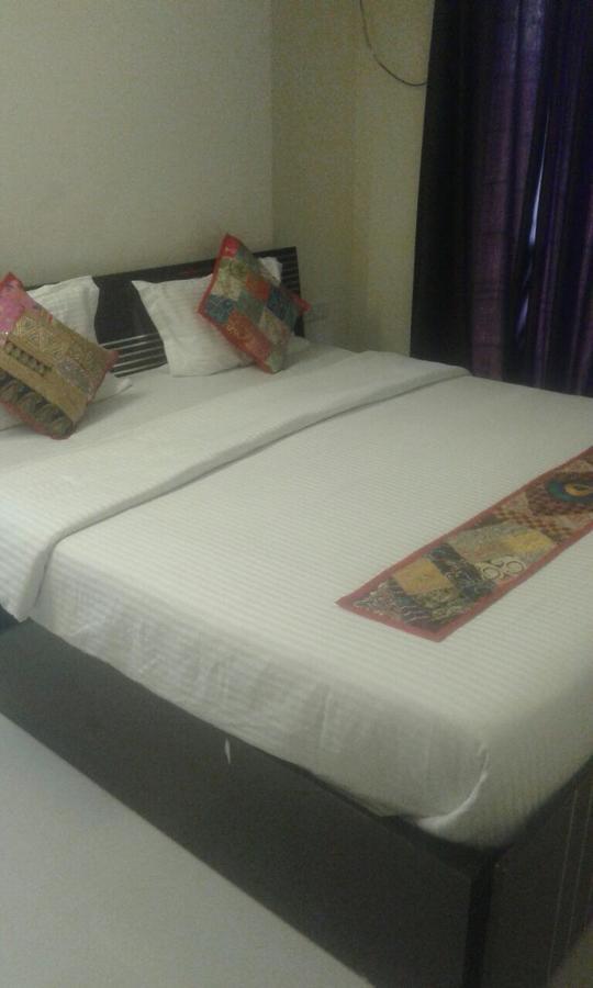 Poonam Hieghts Bed & Breakfast Mumbai Luaran gambar